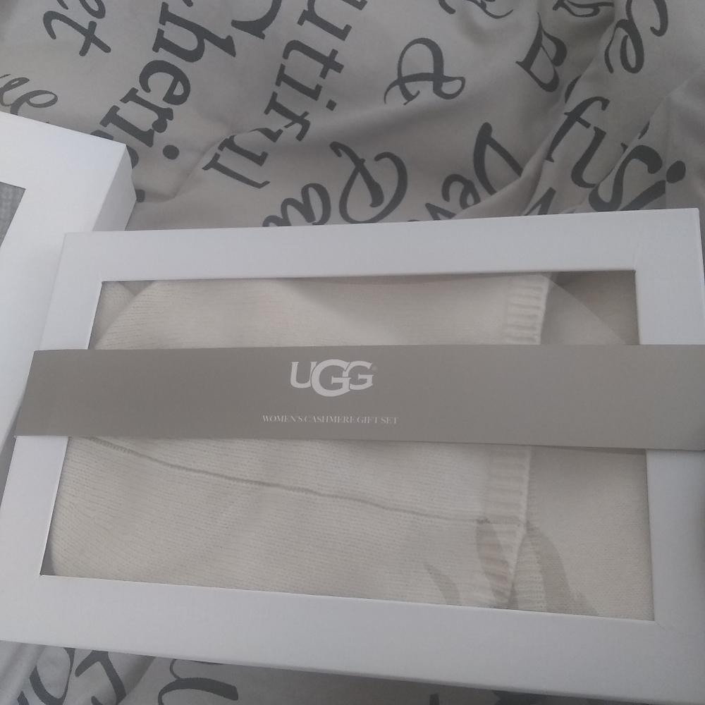 Ugg hat gloves and scarf